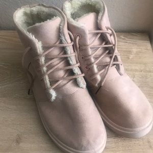 Women’s Light Pink boot